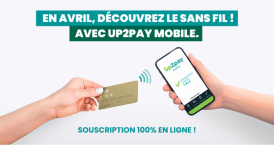 Une main qui paie sur un smartphone à l'aide de sa carte bleue