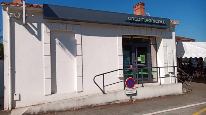 Commequiers - 74 place de l Eglise 85220 Commequiers