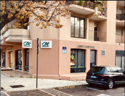 LE BEAUSSET - 4, Place Général De Gaulle 83330 Le Beausset